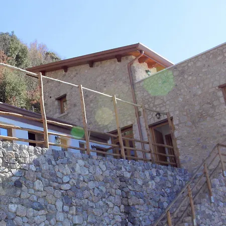 Orrido Di Pino ファームステイ *